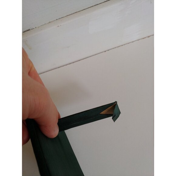 1960s praying children, Italian pewter on emerald green velvet - Picture 7 of 10